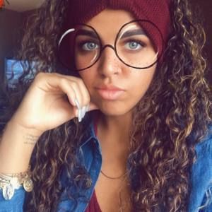 Meet your Posher, Jade